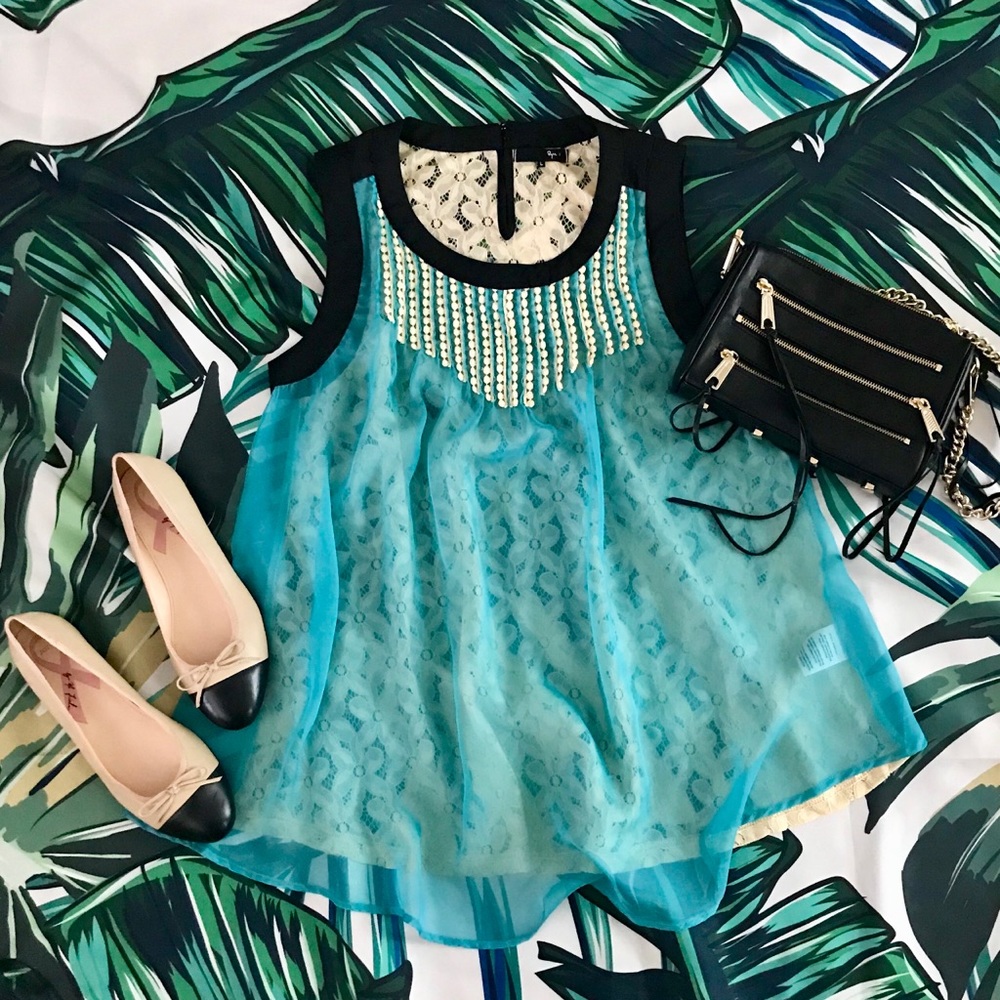 💋Blue and Cream Lace Sleeveless Blouse💋
